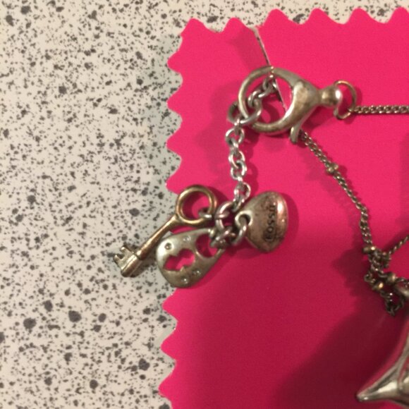 Fossil bird necklace with key and lock charms - Picture 3 of 6